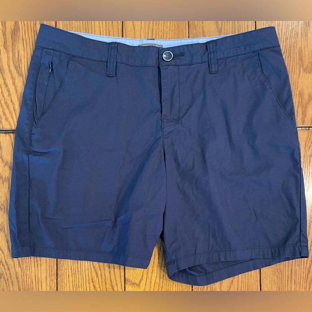 EUC Women’s Toad & Co navy classic 5 pocket shorts, size 14 - Picture 2 of 5